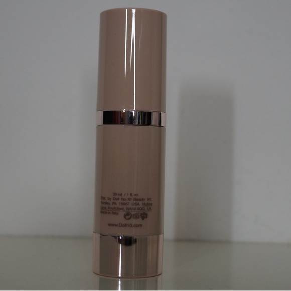 Doll 10 HydraLux Foundation Light/ Medium - Picture 3 of 5